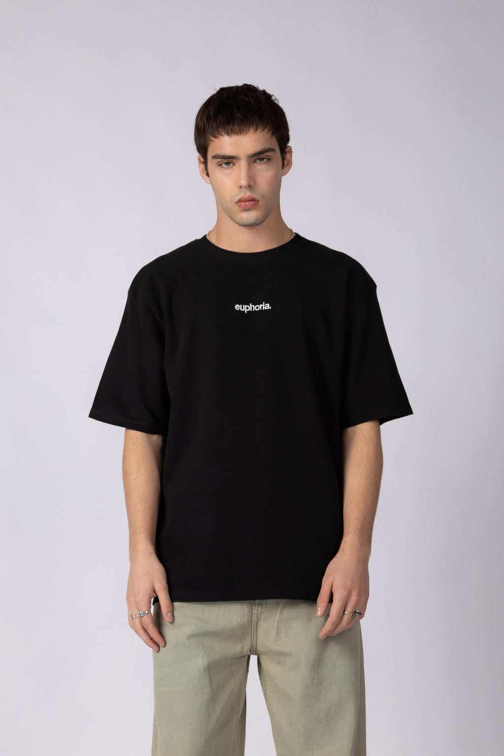 REMERA OVER HANA EUPHORIA NEGRA