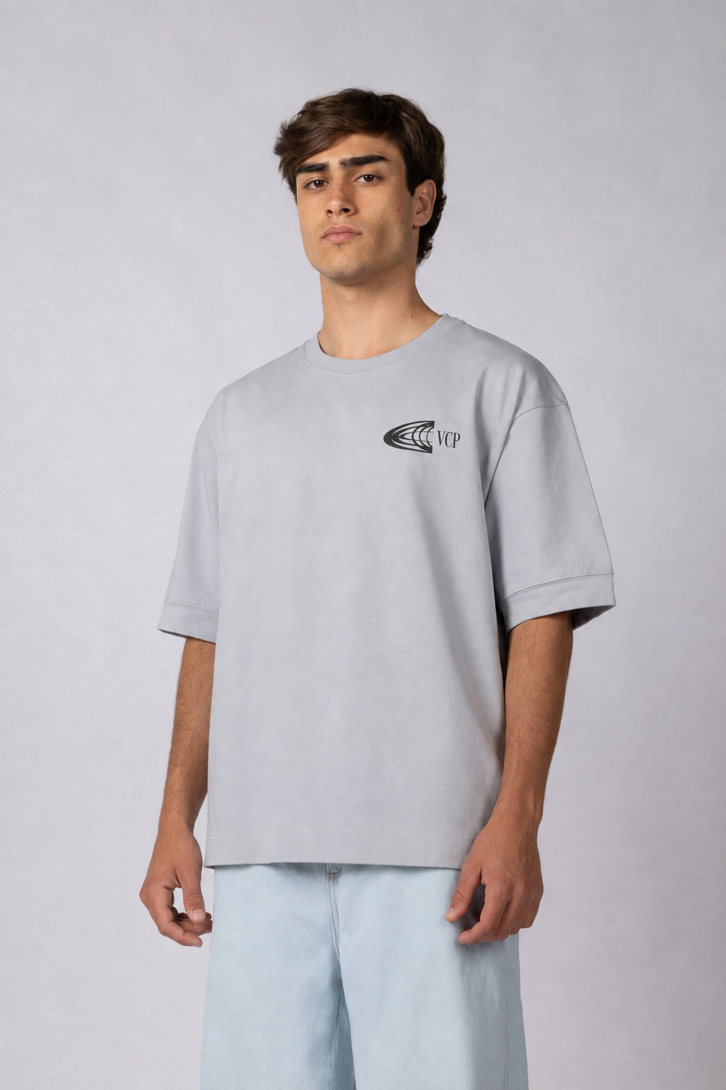 REMERA OVER HR LABEL GRIS