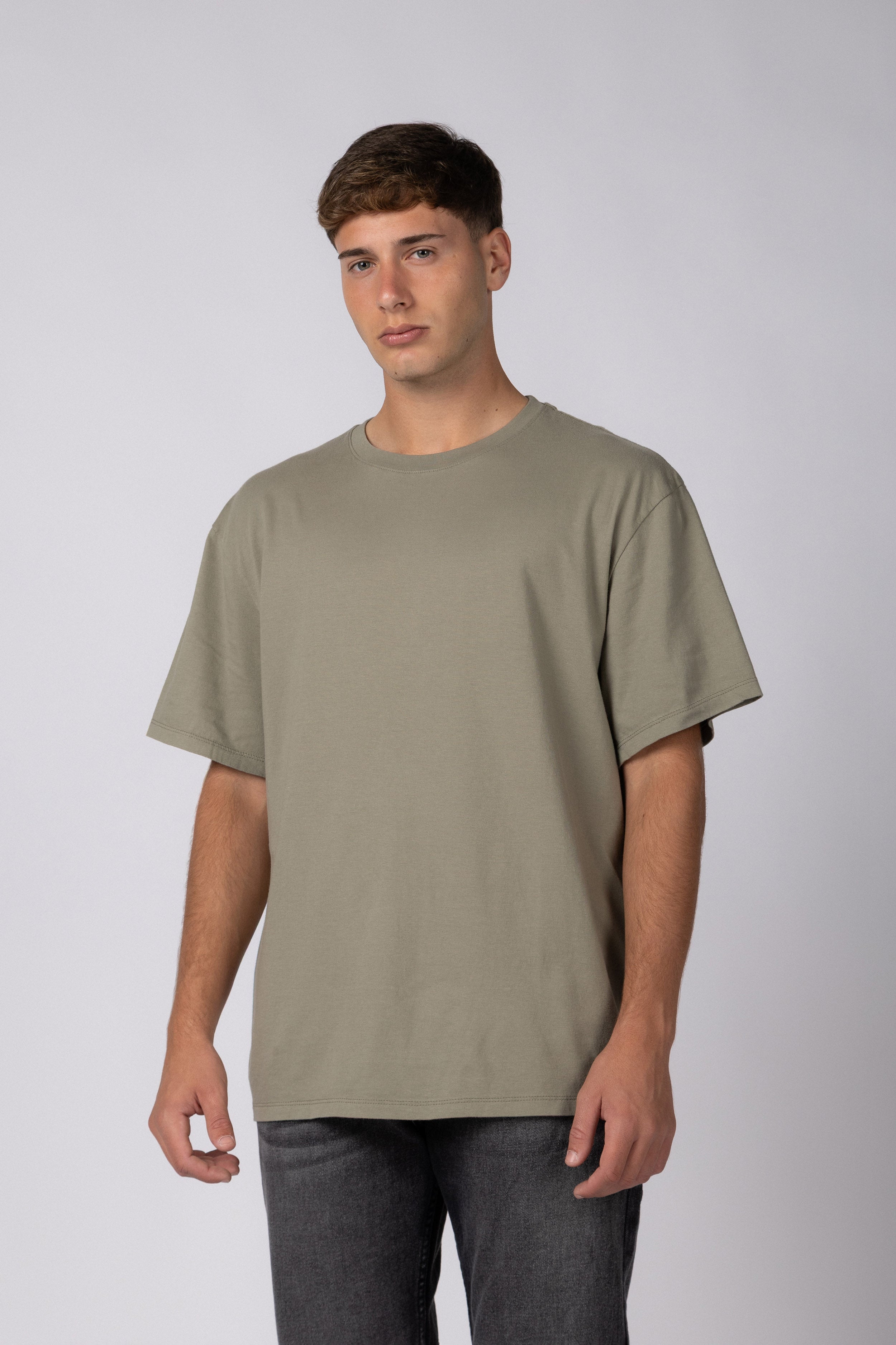 REMERA REGULAR OLIVA