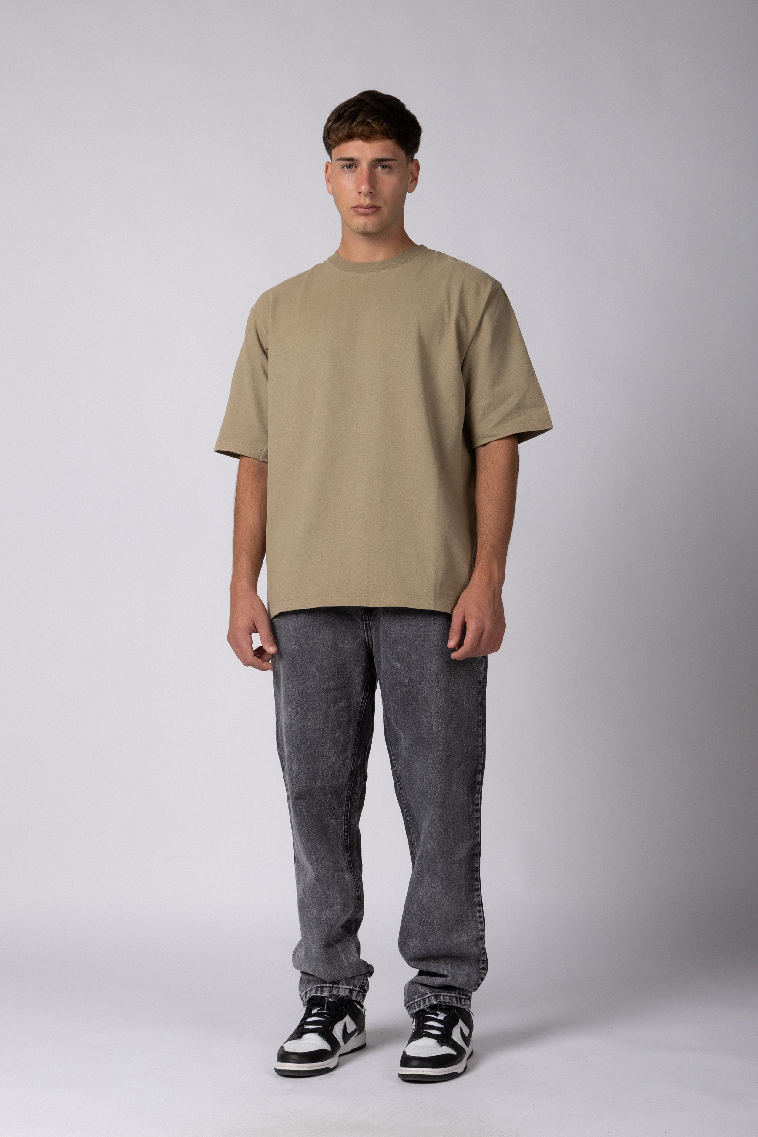 REMERA OVER CARL BEIGE